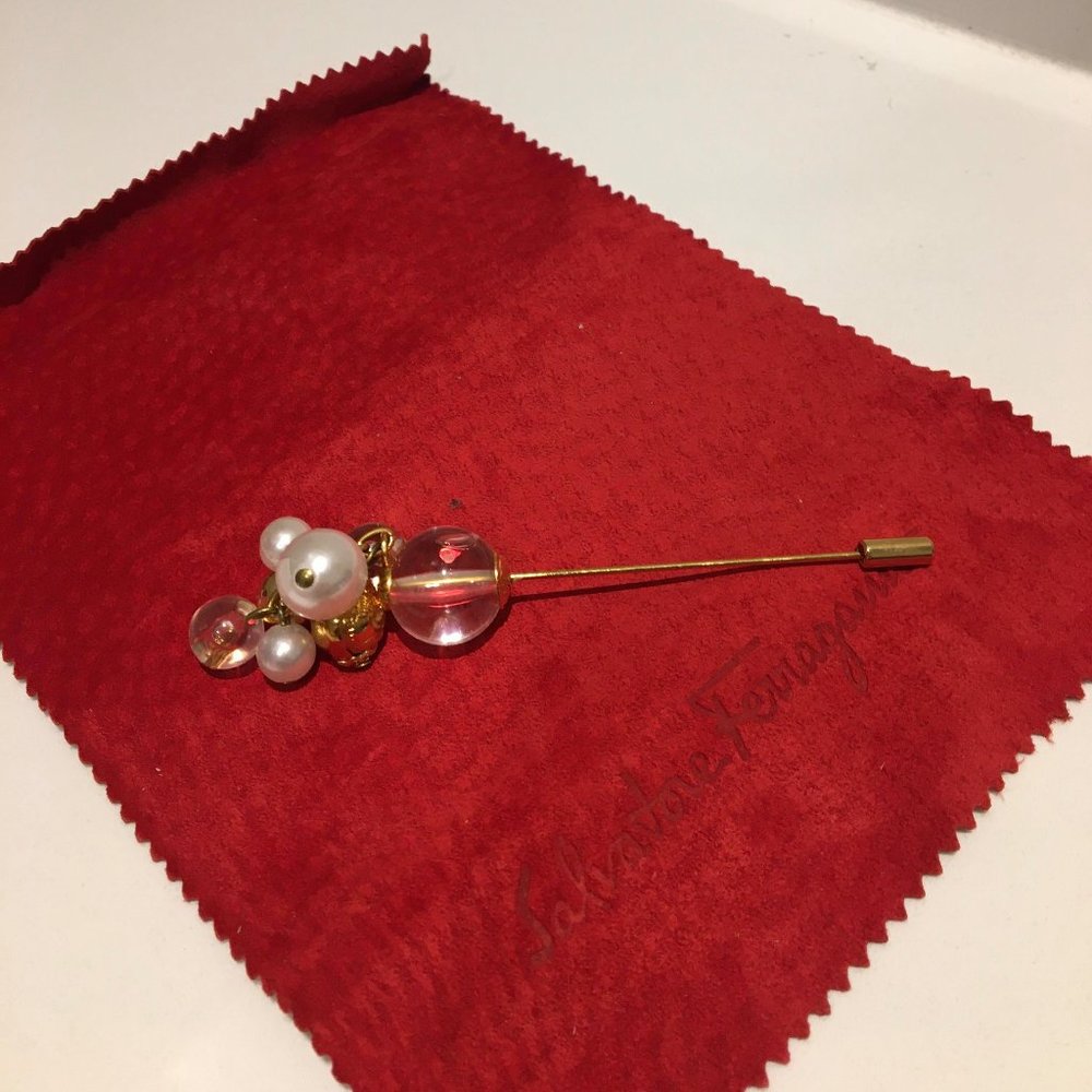 Salvatore Ferragamo novelty gift: brooch/ pin